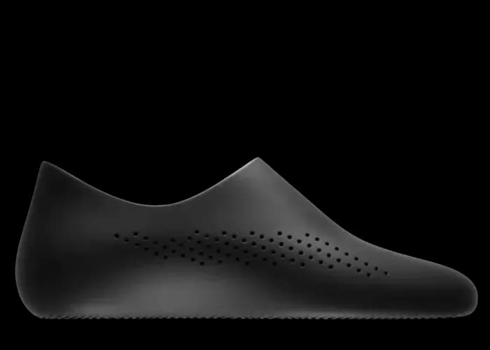 Yeezy AQ-1 Black release photo